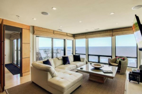 1403 Ocean Club by AvantStay Beach Home w Great Kitchen Easy Beach Access
